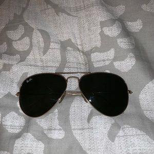 Black Ray Ban Aviator Sunglasses